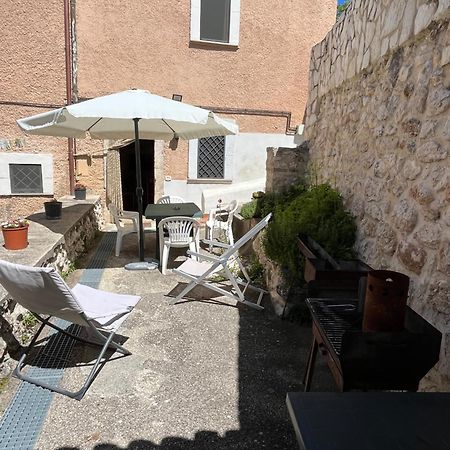 Da Sciuri Case Vacanza Barisciano Exterior foto