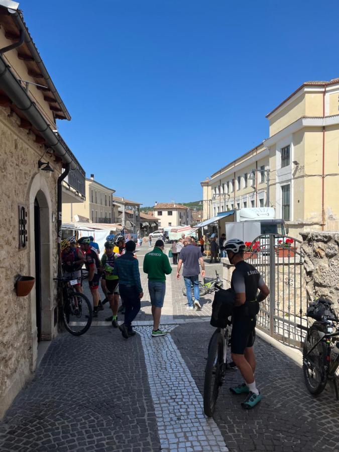 Da Sciuri Case Vacanza Barisciano Exterior foto